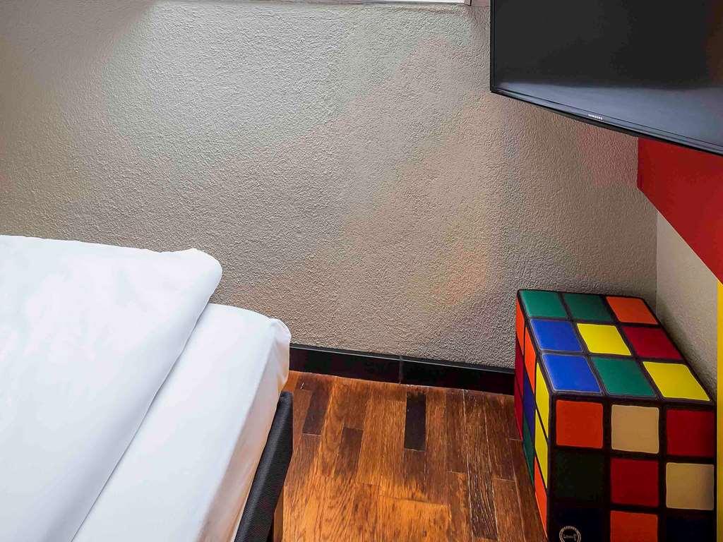 ホテル イビス スタイル ベルン シティ 部屋 写真